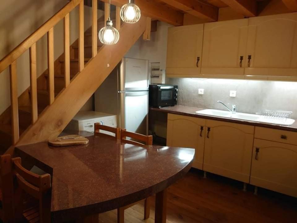Apartment T3 Duplex Cures Ou Vacances, En Plein Centre-ville Allee D'ethigny *