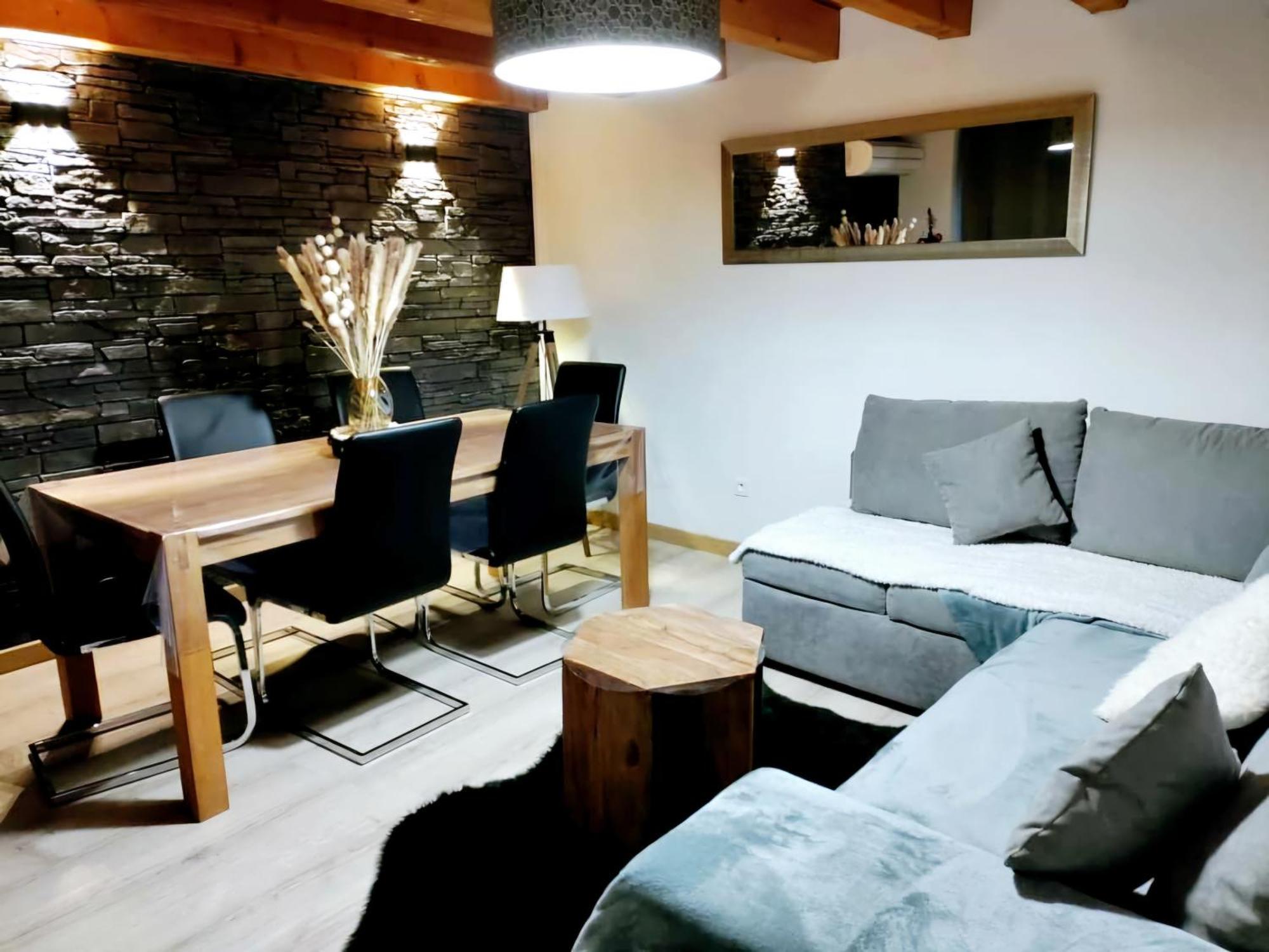 T3 Duplex Cures Ou Vacances, En Plein Centre-ville Allee D'ethigny * Bagneres-de-Luchon